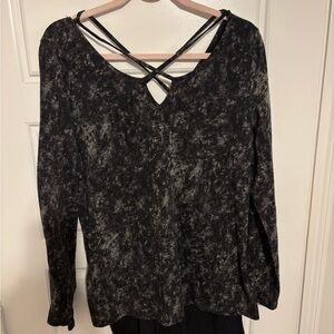 Umgee Black and Gray Crisscross Back Long Sleeve Top
